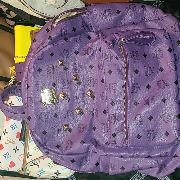 MCM Bags Lg Mcm Backpack With Zipper Issues Poshmark